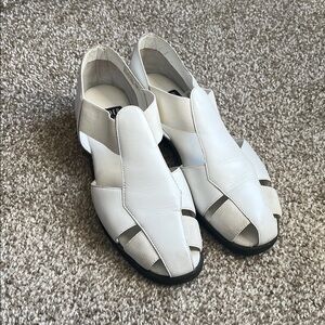 Trader Bay Women's White Sandals